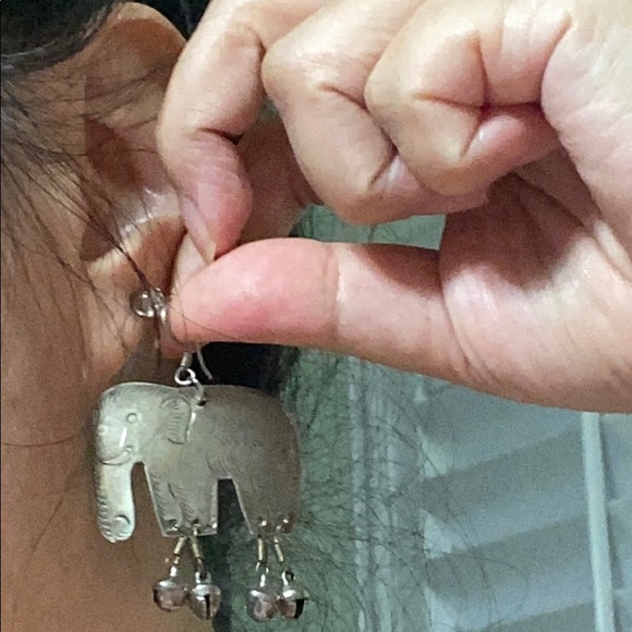 🖤VTG💕elephant earrings - Picture 3 of 8